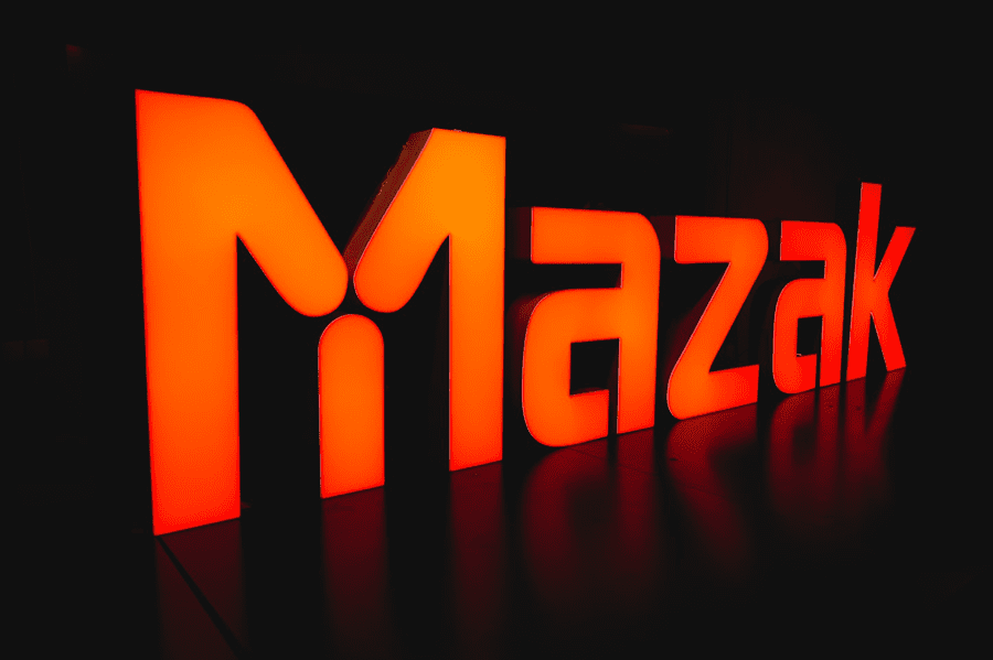 Co wpływa na cenę reklamy świetlnej?