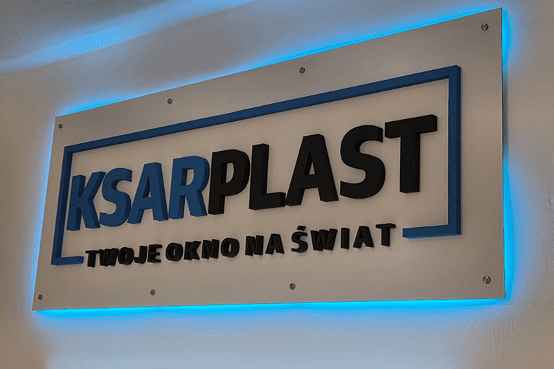 Reklama z oświetleniem LED