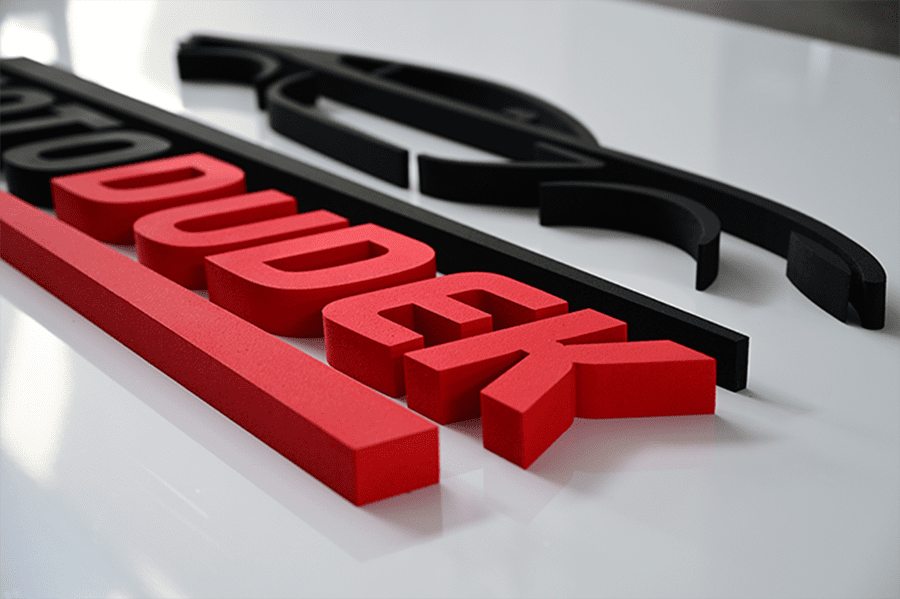 Reklama zewnętrzna ze styroduru na zamówienie