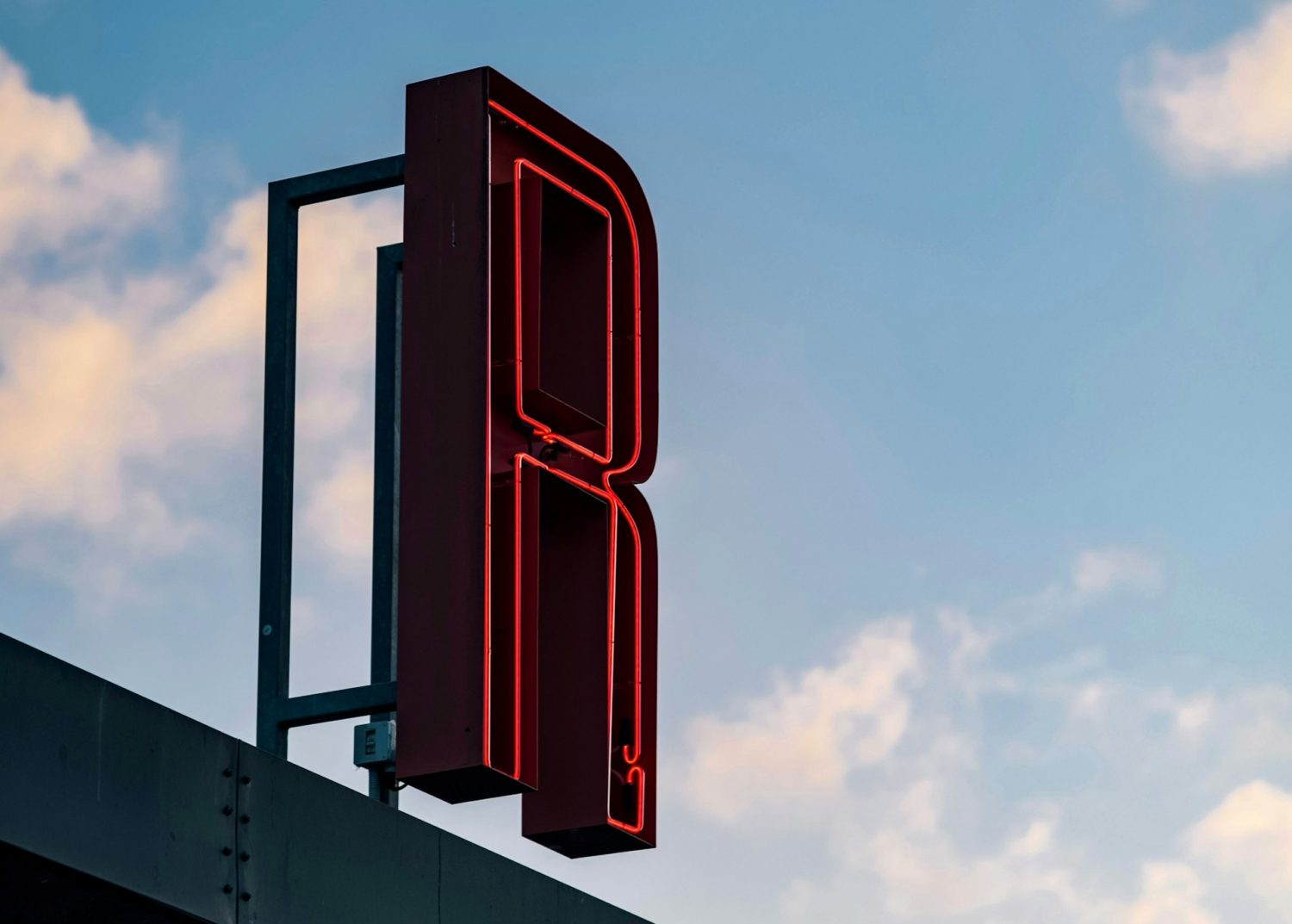 Wielkość liter 3D a czytelność z różnej odległości